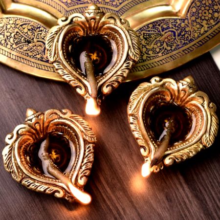 Pack of 3 Brass Heart Shaped Oil Lamp Diya